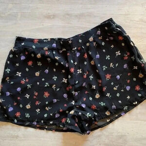 Sweet Rain Floral Shorts